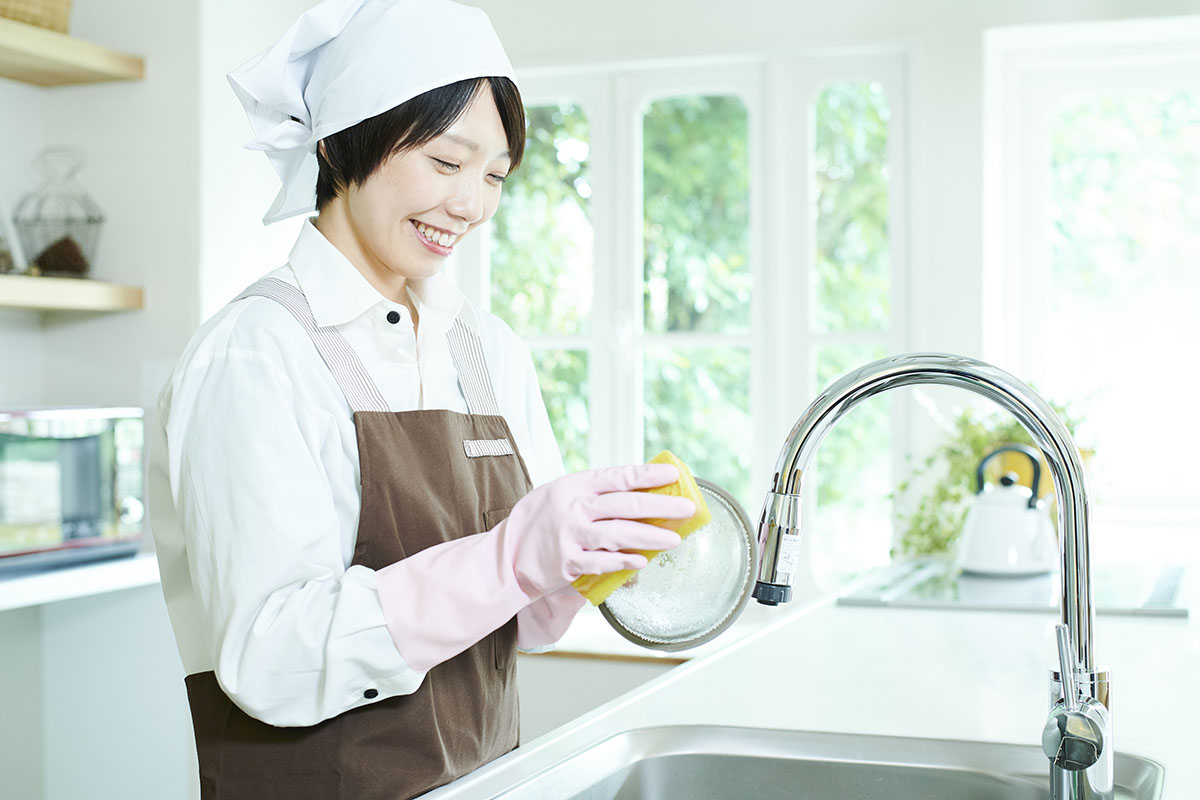 台所・キッチン排水口の掃除には重曹よりも中性洗剤とブラシでの掃除が